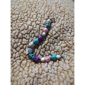 Multicolored skull‎ bead bracelet